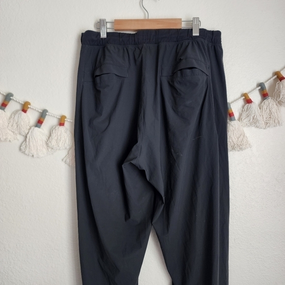 Lululemon Gray Slim Reflective Slim Leg Athletic Pants Activewear Training L - Picture 6 of 12